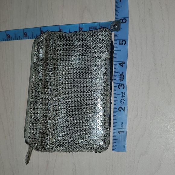 Silver quality sequins wallet 2 zipper compartments 3 slit pockets ID slot - Picture 9 of 10